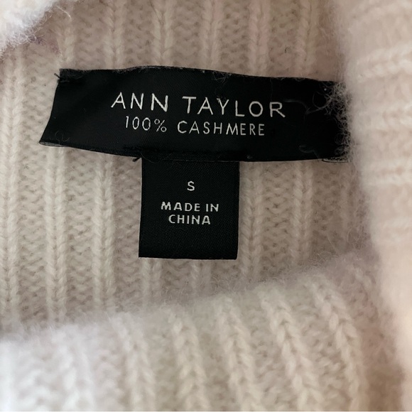 Ann Taylor ribbed heavy gauge 2 toned wide turtleneck - Picture 2 of 9